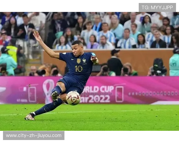 姆巴佩关键时刻完成抽射赢得喝彩